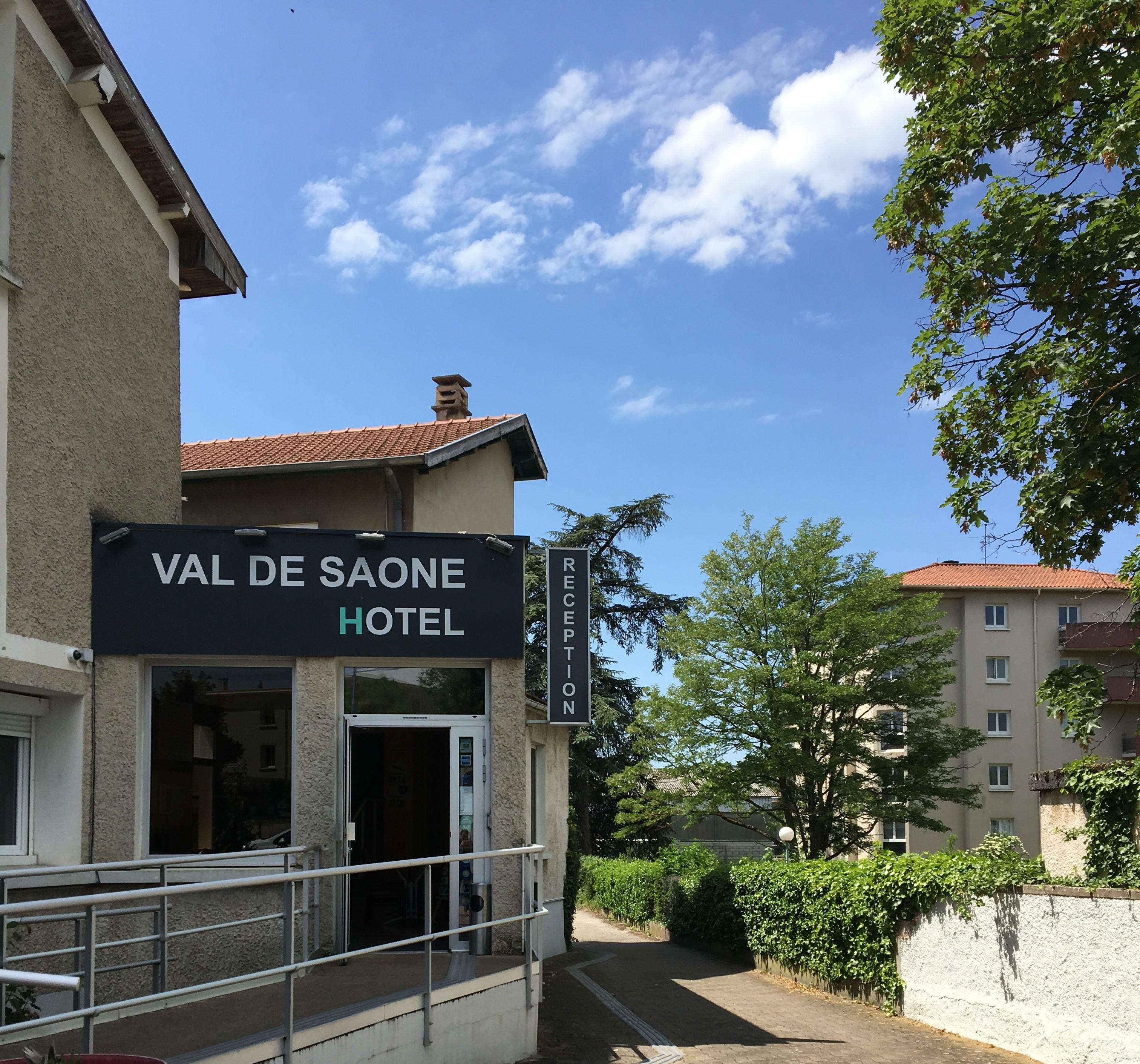 Hotel Val De Saone Lyon Caluire Rillieux Sathonay-Camp Exterior photo