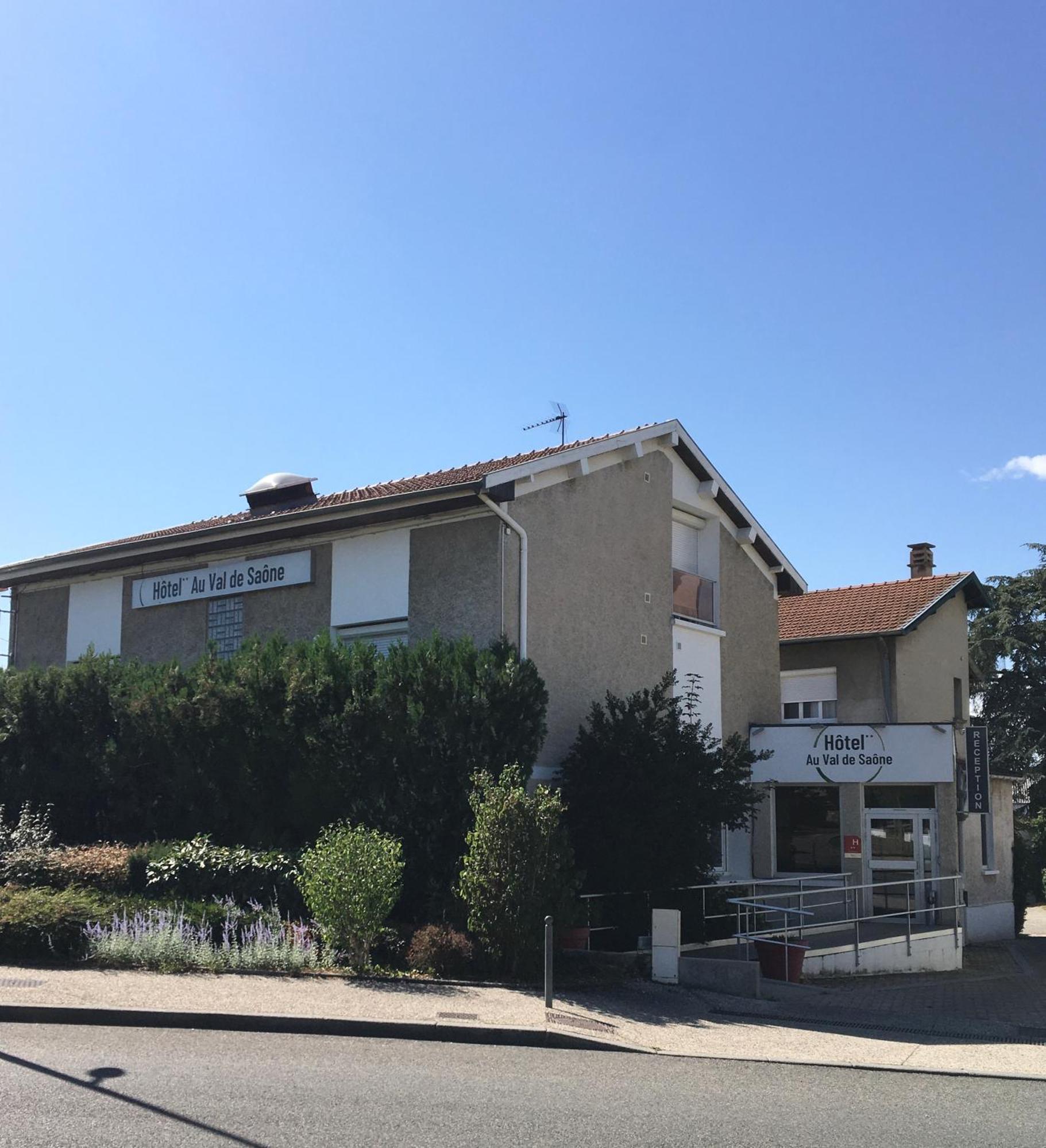 Hotel Val De Saone Lyon Caluire Rillieux Sathonay-Camp Exterior photo