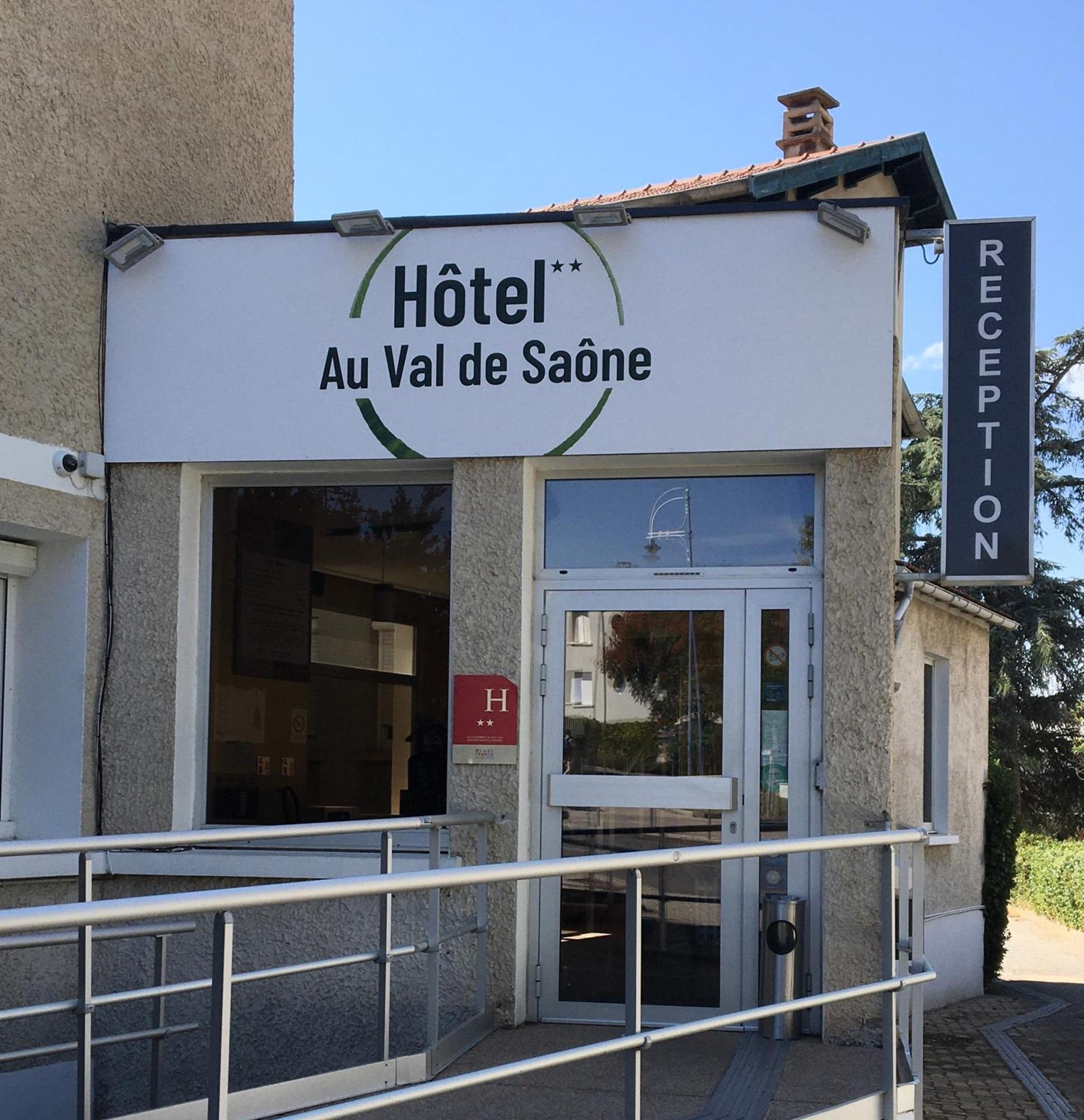 Hotel Val De Saone Lyon Caluire Rillieux Sathonay-Camp Exterior photo